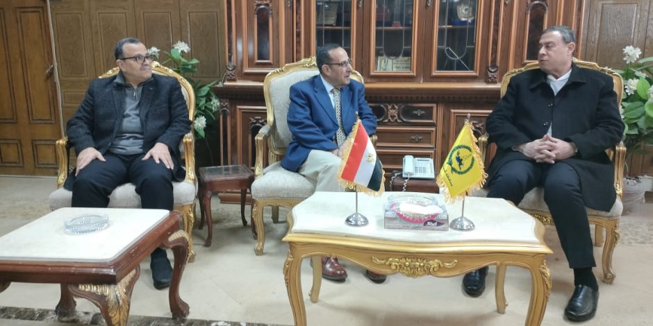 محافظ شمال سيناء يستقبل السفير الفلسطيني خلال زيارته إلى العريش (صور)