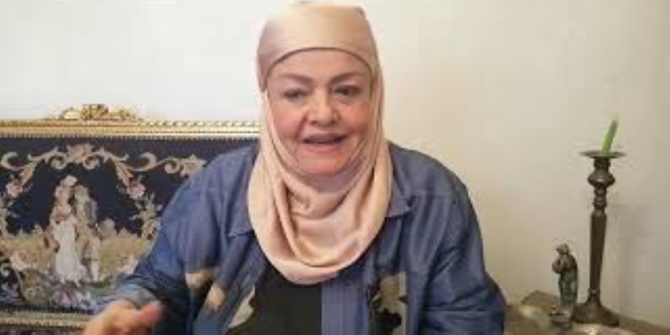 محطات في حياة الإعلامية كاريمان حمزة أشهر مقدمي البرامج الدينية بعد وفاتها