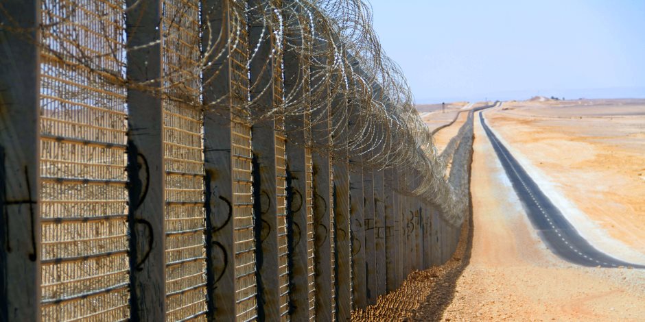 مصدر أمني: احباط عملية تهريب مخدرات على الحدود المصرية الإسرائيلية والقبض على 6 مهربين 