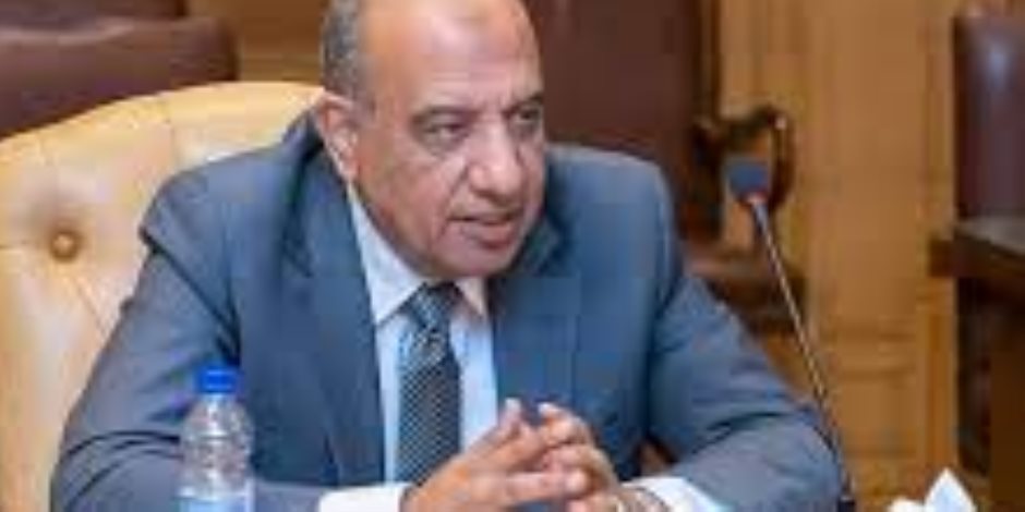 وزير قطاع الأعمال يتفقد «النصر للمواسير الصلب» التي عادت من التصفية عام 2016