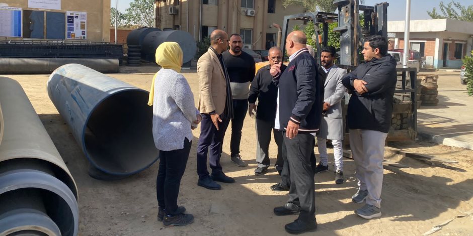 رئيس جهاز القاهرة الجديدة يتابع أعمال تنفيذ المرحلة الأولى من تطوير ورفع كفاءة محور ( R R) بالتجمع الثالث ومحطات روافع الصرف الصحي 