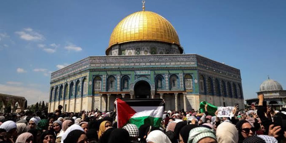 قاضٍ مصرى يكشف: القضاء الإسرائيلى يمنع المسلمين فى غزة من الصلاة فى المسجد الأقصى منذ 24 عاماً 