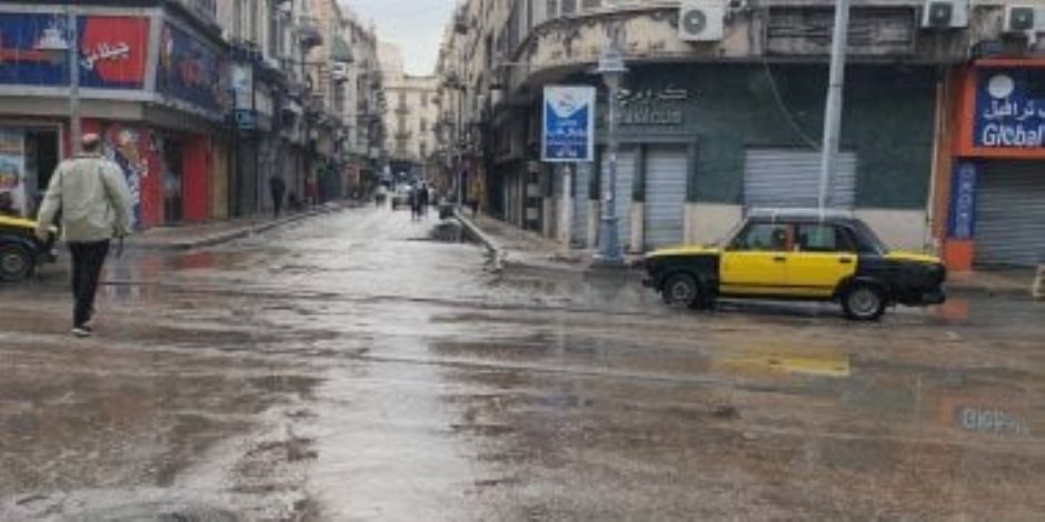 أمطار غزيرة تضرب الإسكندرية مع انخفاض درجات الحرارة