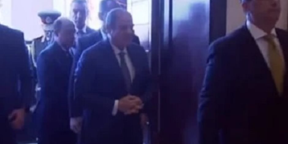 الرئيس السيسي يصل مقر افتتاح مؤتمر ومعرض مصر الدولى للطاقة «إيجبس 2024»