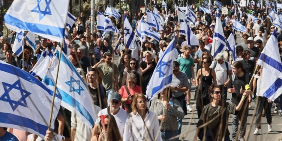 مواجهات بتل أبيب بين الشرطة الإسرائيلية ومحتجين ضد حكومة نتنياهو