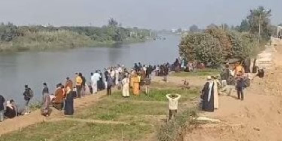 بمنشأة القناطر .. إنقاذ 4 أشخاص فى حادث غرق معدية عمال بنهر النيل 