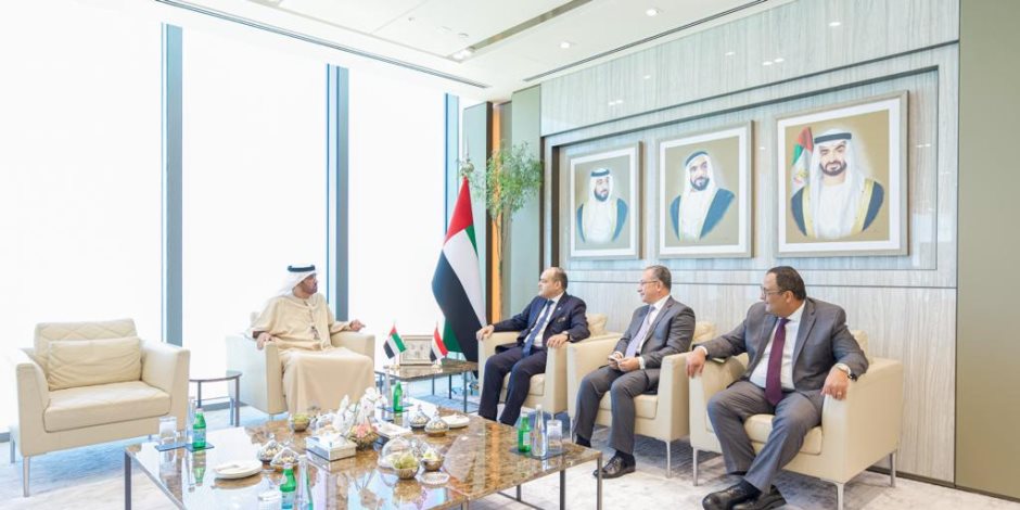  وزير التجارة والصناعة ونظيره الإماراتي يبحثان سبل تعزيز العلاقات الاقتصادية المشتركة بين البلدين