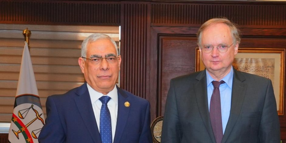 النائب العام يلتقي رئيس بعثة الاتحاد الأوروبي لدى مصر 