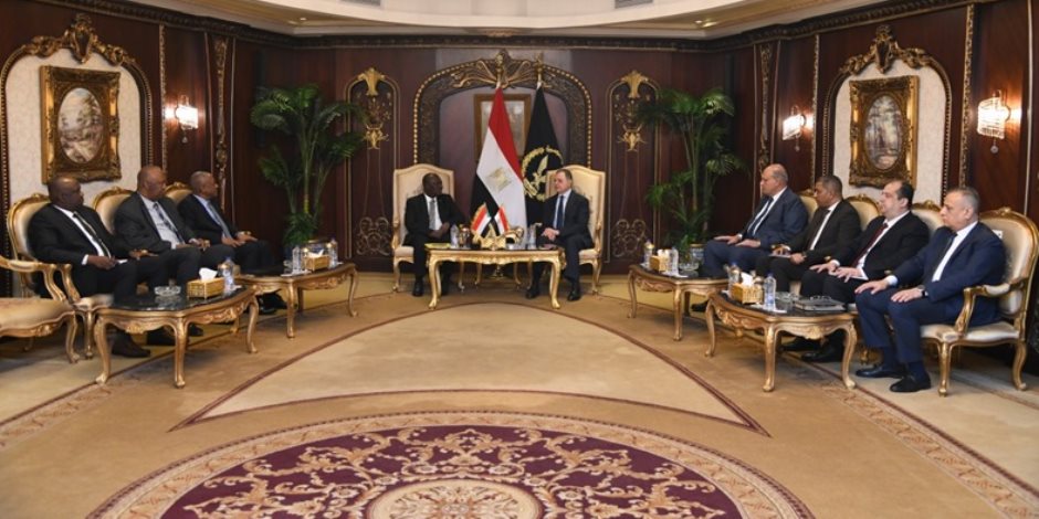 وزير الداخلية يؤكد لنظيره السودانى حرص الوزارة على مد جسور التواصل مع أجهزة الأمن السودانية