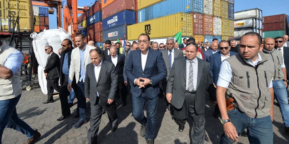 بتوجيهات رئاسية.. رئيس الوزراء يشرف علي الإفراج عن البضائع من ميناء الإسكندرية غداً