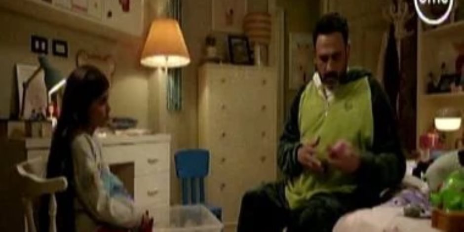 مسلسل بابا جه الحلقة الأولى.. أكرم حسني يسرق فلوس حصالة ابنته بعد وقوعه في موقق محرج مسلسل بابا جه الحلقة الأولى.. أكرم حسني يسرق فلوس حصالة ابنته بعد وقوعه في موقق محرج