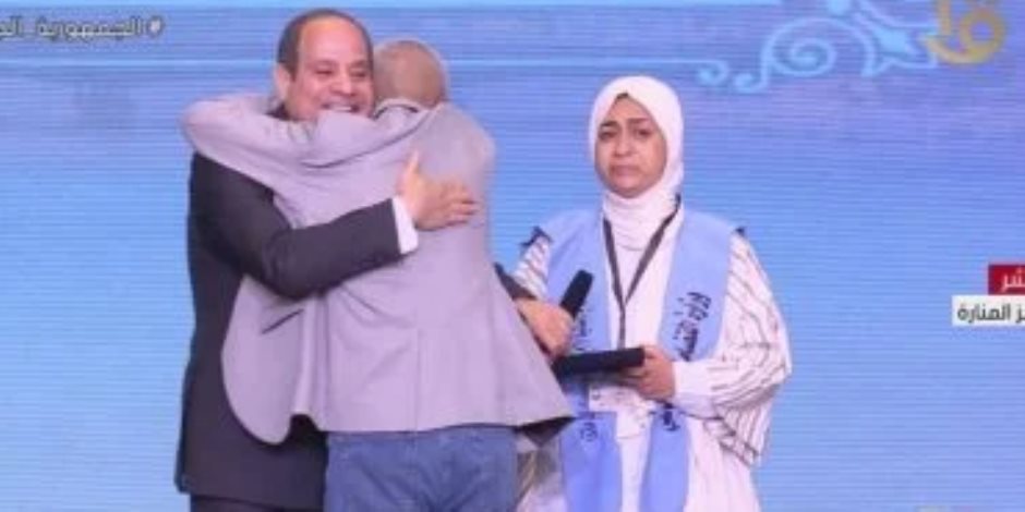 الرئيس السيسي يكرم الأمهات المثاليات في يوم المرأة المصرية