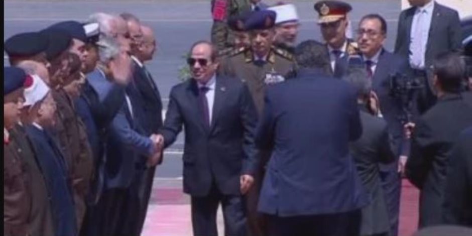 الرئيس السيسي يؤدي صلاة الجمعة من مسجد المشير طنطاوي
