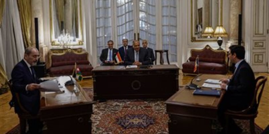 وزراء خارجية مصر والأردن وفرنسا يعقدون مباحثات حوّل الوضع في غزة