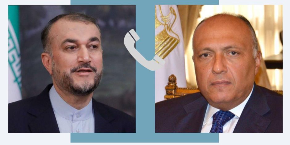 سامح شكري يتلقى اتصالا هاتفيا من وزير خارجية إيران 