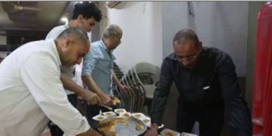 متطوعو التحالف الوطني يودعون شهر رمضان بإفطار جماعى فى محافظات الصعيد