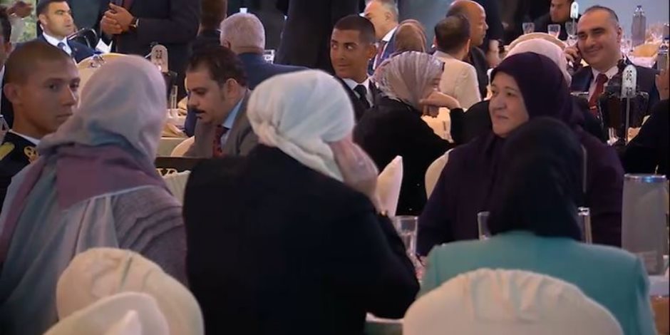 توافد واسع لسياسيين واعلاميين ورموز مجتمعية على حفل إفطار الأسرة المصرية (فيديو)