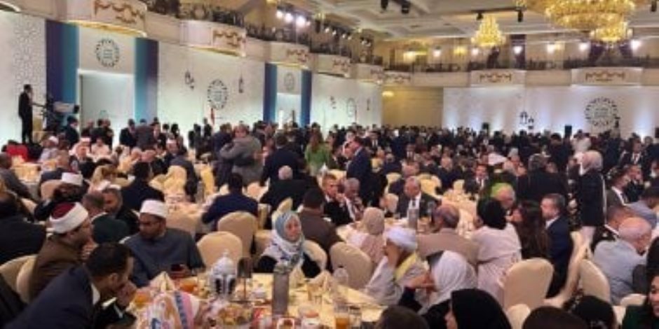 طوائف المجتمع المصري تشارك في حفل إفطار الأسرة المصرية بحضور الرئيس السيسي (فيديو)