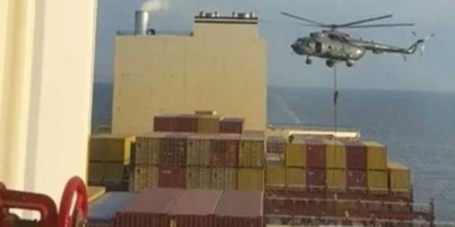 وسائل إعلام إيرانية: نقل السفينة الإسرائيلية للمياه السيادية للبلاد