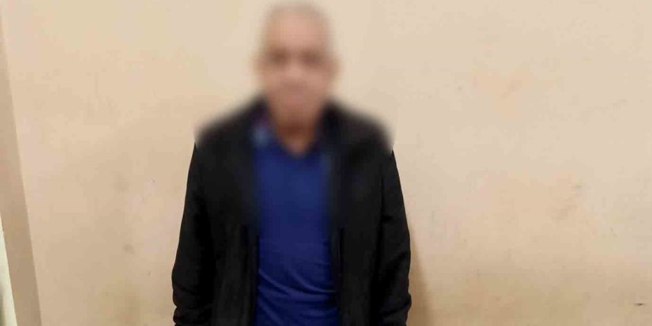 القبض على شخص بالقاهرة متهم بالنصب وبحوزته 160 جواز سفر