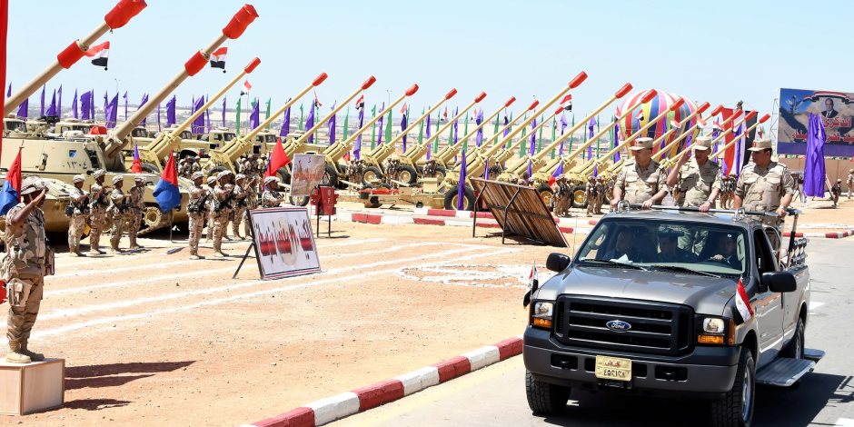 وزير الدفاع يشهد إجراءات التفتيش لوحدات مدفعية الرئاسة العامة بنطاق المنطقة المركزية