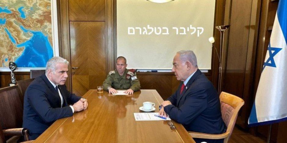  وسائل إعلام عبرية: نتنياهو اجتمع مع زعيم المعارضة يائير لابيد لمناقشة الوضع الأمني ​​