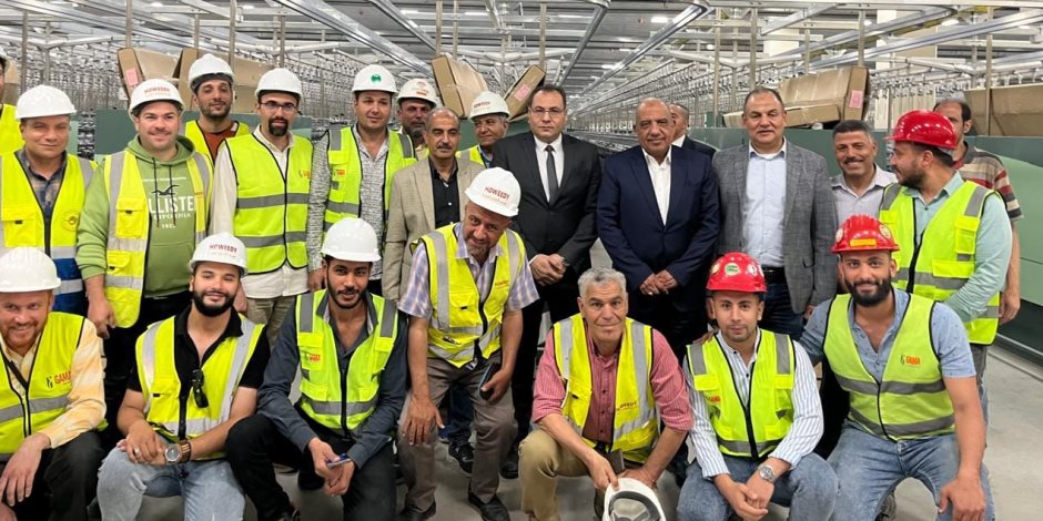 في زيارة مفاجئة.. وزير قطاع الأعمال العام يتفقد مصانع شركة مصر للغزل والنسيج بالمحلة الكبرى