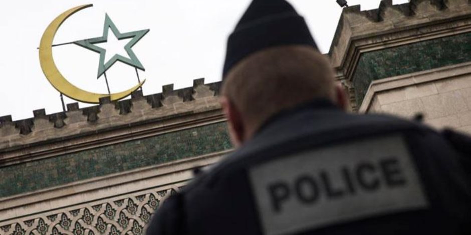 فرنسا تطارد الإخوان بضربة جديدة: قانون رسمي لمكافحة التطرف الديني