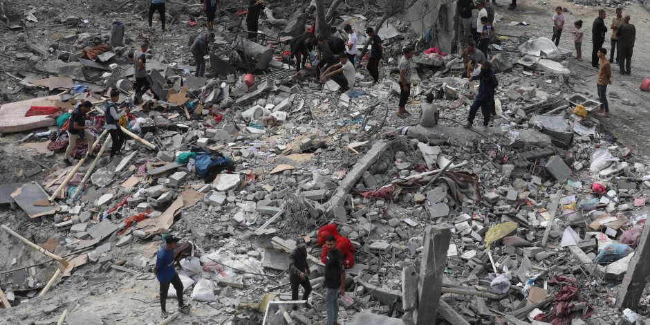 القاهرة الإخبارية: انتشال جثامين 14 شهيدا فى مدينة رفح الفلسطينية جنوب قطاع غزة