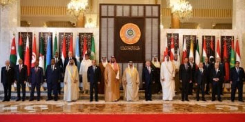 وزير خارجية البحرين: إعلان القمة أكد إدانة الدول العربية الحرب المدمرة على غزة
