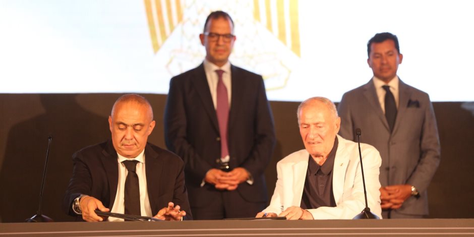 مصر تواصل رعايتها للأحداث العالمية وتوقع عقد استضافة سوبر جلوب كرة اليد