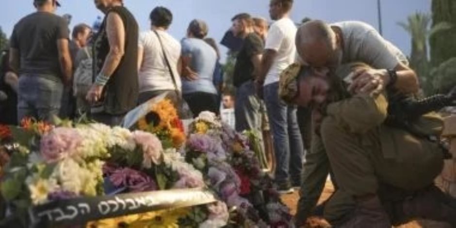جيش الاحتلال الإسرائيلي يعلن مقتل رائد في قواته واختطاف جثته بقطاع غزة