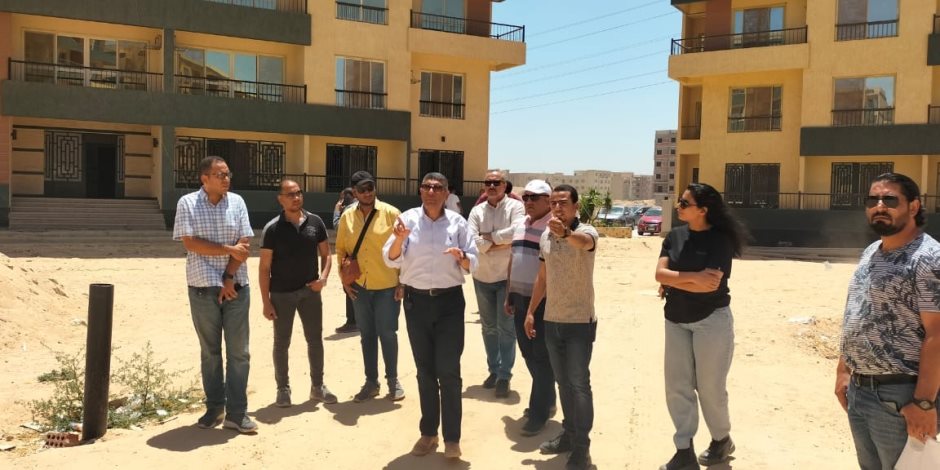 وزير الإسكان يتابع تنفيذ وحدات المبادرة الرئاسية "سكن لكل المصريين" فى عدد من المدن الجديدة