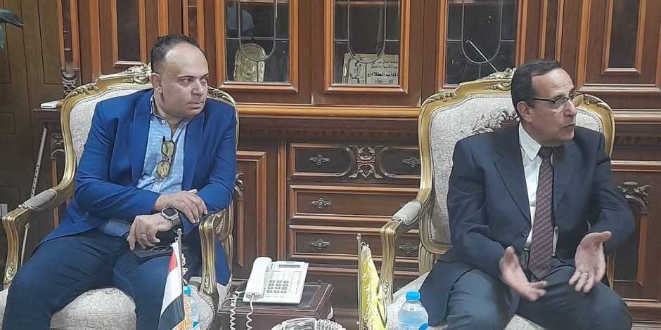 محافظ شمال سيناء يبحث تطوير منظومة المستشفيات مع وفد وزارة الصحة 