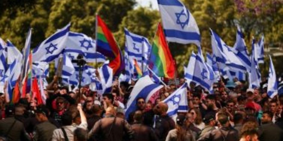 متظاهرون ضد حكومة نتنياهو يغلقون للمرة الثانية محور أيالون لشل حركة تل أبيب