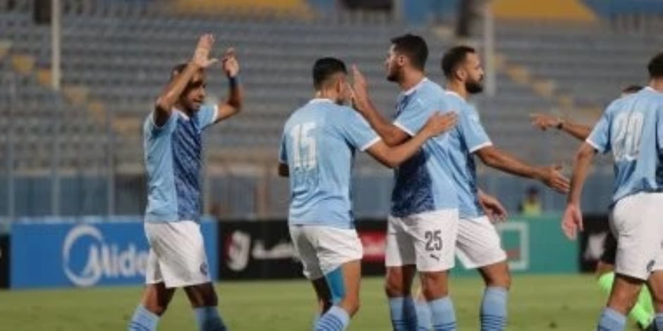 فى السوبر المصري .. بعثة بيراميدز تتوجه إلى ملعب آل نهيان لخوض مباراة الزمالك