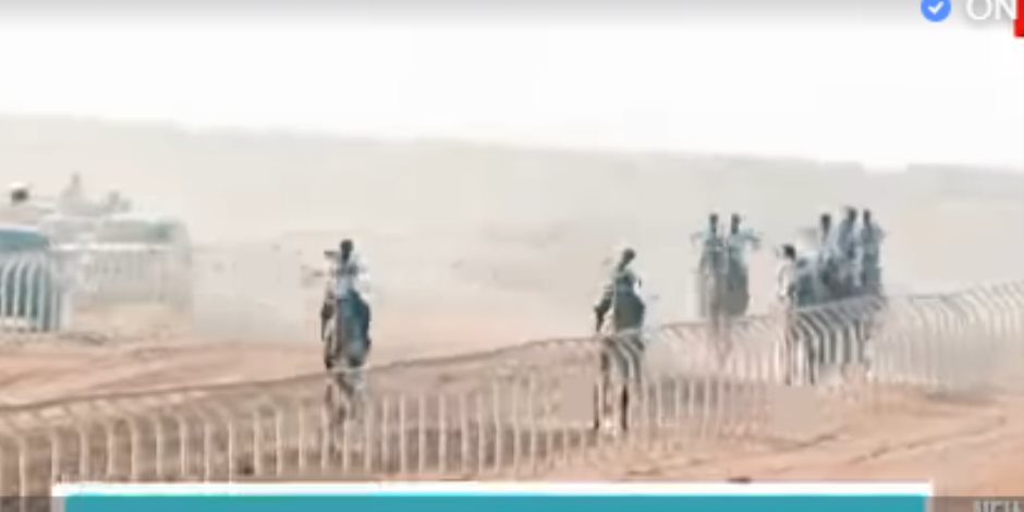 متعة التحدى مستمرة فى سباق الهجن بمهرجان العلمين الجديدة.. فيديو