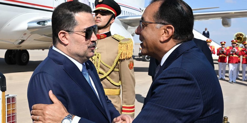 رئيس الوزراء يستقبل رئيس الوزراء العراقي بمطار العلمين الدولي رئيس الوزراء يستقبل رئيس الوزراء العراقي بمطار العلمين الدولي