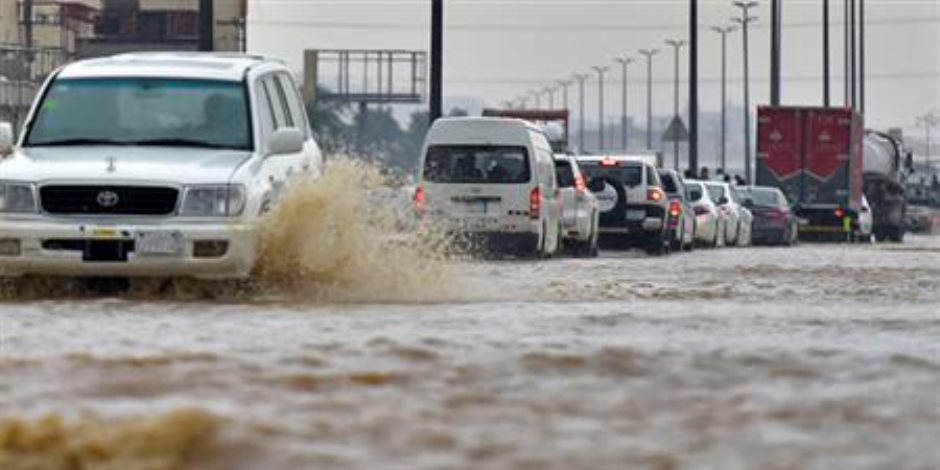 سيول جارفة تضرب المدينة المنورة لم تحدث منذ سنوات (فيديو)