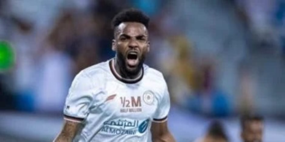 ناد إيرانى يزاحم الزمالك ويتفاوض مع الجابونى بوبيندزا .. واللاعب لم يحسم وجهته المقبلة 