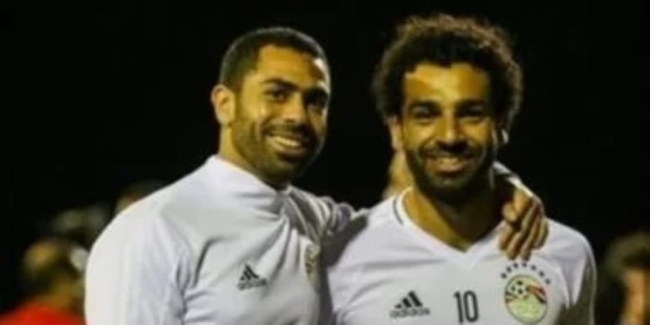 ماذا قال محمد صلاح لأحمد فتحي بعد اعتزاله كرة القدم ؟