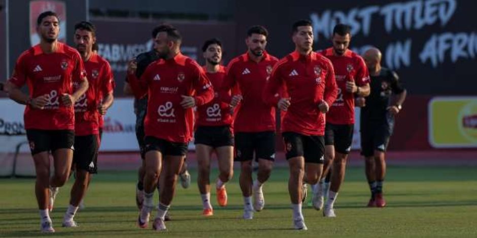 انتظام لاعبو الأهلي في المران الصباحي استعدادا للمشاركة في السوبر المحلي بالإمارات