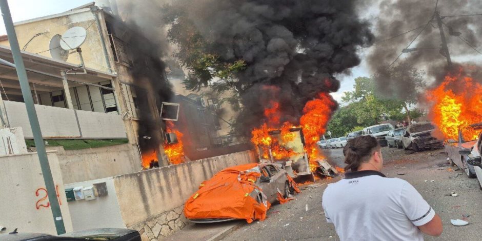 إعلام عبري: مصابين فى إنهيار مبنى بمنطقة ديمونة إثر إصابته بصاروخ إيراني  