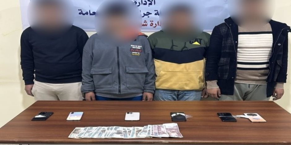 ضبط 4 أشخاص بالمنيا لقيامهم بالنصب على المواطنين والاستيلاء على بيانات بطاقات الدفع الإلكتروني الخاصة بهم