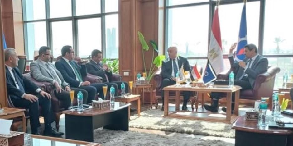 «تنمية المشروعات» يمول 100 تاكسي جديد بالتعاون مع محافظة السويس وشركتي مصر والتعاون للبترول