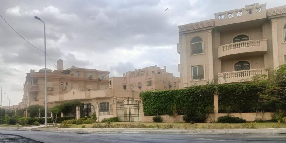 وزير الإسكان يتابع سير العمل بمشروعات رفع كفاءة وتطوير الطرق بعدة مدن جديدة