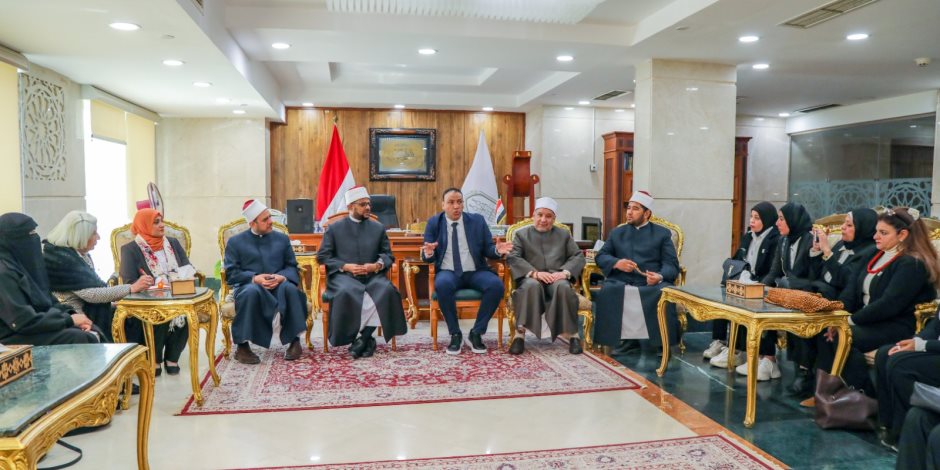 الأمين العام يلتقي وفدًا من الاتحاد العام لشباب العمال الأمين العام يلتقي وفدًا من الاتحاد العام لشباب العمال