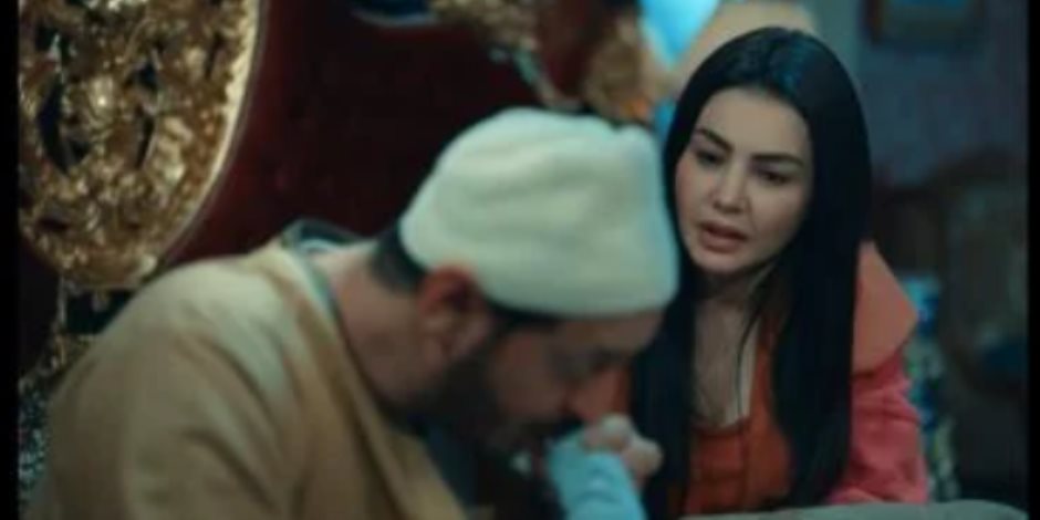 مسلسل حكيم باشا الحلقة 8.. مصطفى شعبان يستيقظ مفزوعا من حلم مروع عن ابنه الرضيع