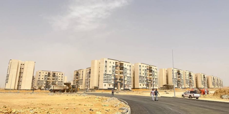 وزير الإسكان يتابع تقدم الأعمال بمشروعات المرحلة العاجلة بمدينة السويس الجديدة وزير الإسكان يتابع تقدم الأعمال بمشروعات المرحلة العاجلة بمدينة السويس الجديدة