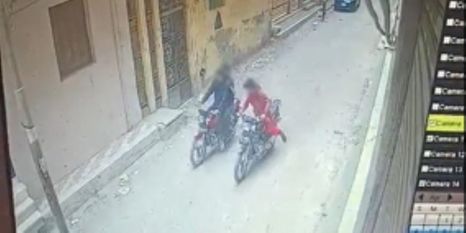 ضبط مرتكبا واقعة سرقة دراجة نارية من أحد الأشخاص بالغربية (فيديو) ضبط مرتكبا واقعة سرقة دراجة نارية من أحد الأشخاص بالغربية (فيديو)